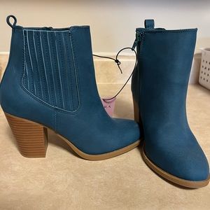 Serra Ladies Ankle Bootie- Teal